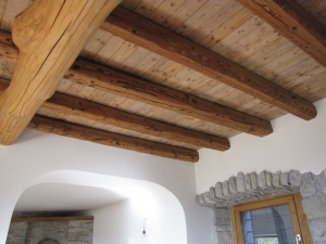 Rivestimento Tetto con tavole legno abete anticato Agriturismo Borgo Poiana Faedis